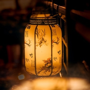 1880高速自動打孔修邊衛(wèi)生紙加工設(shè)備 農(nóng)村開的小型工廠