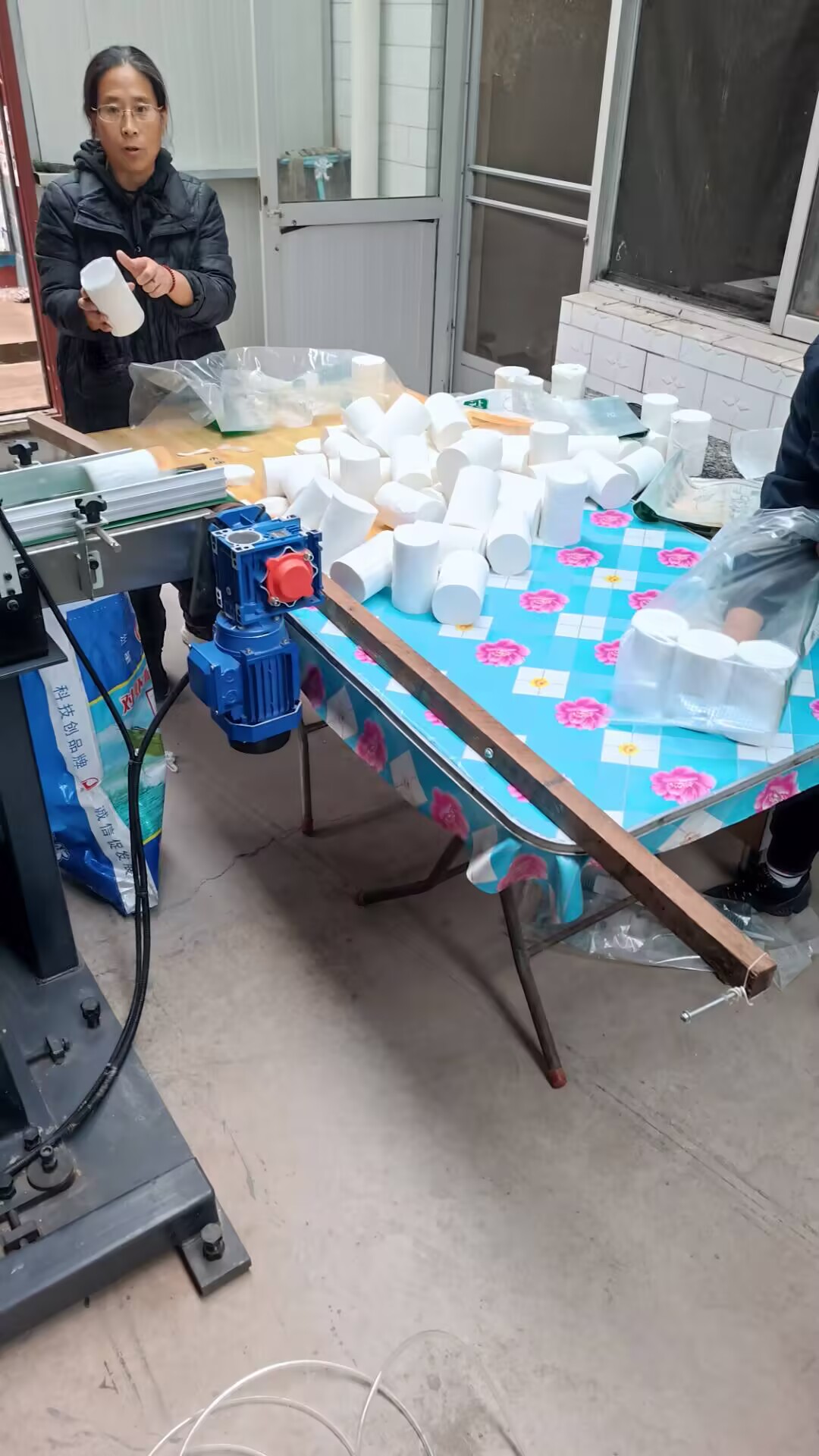 小型半自動的衛生紙加工設備,都包含哪些機器? 1880型半自動的衛生紙